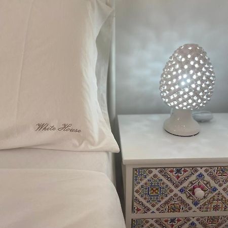 Salentina White House Panzió Lecce Kültér fotó