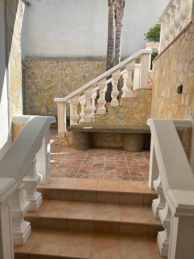 Salentina White House Panzió Lecce Kültér fotó