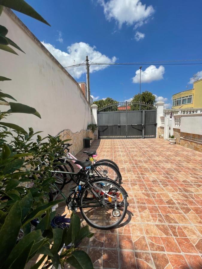 Salentina White House Panzió Lecce Kültér fotó